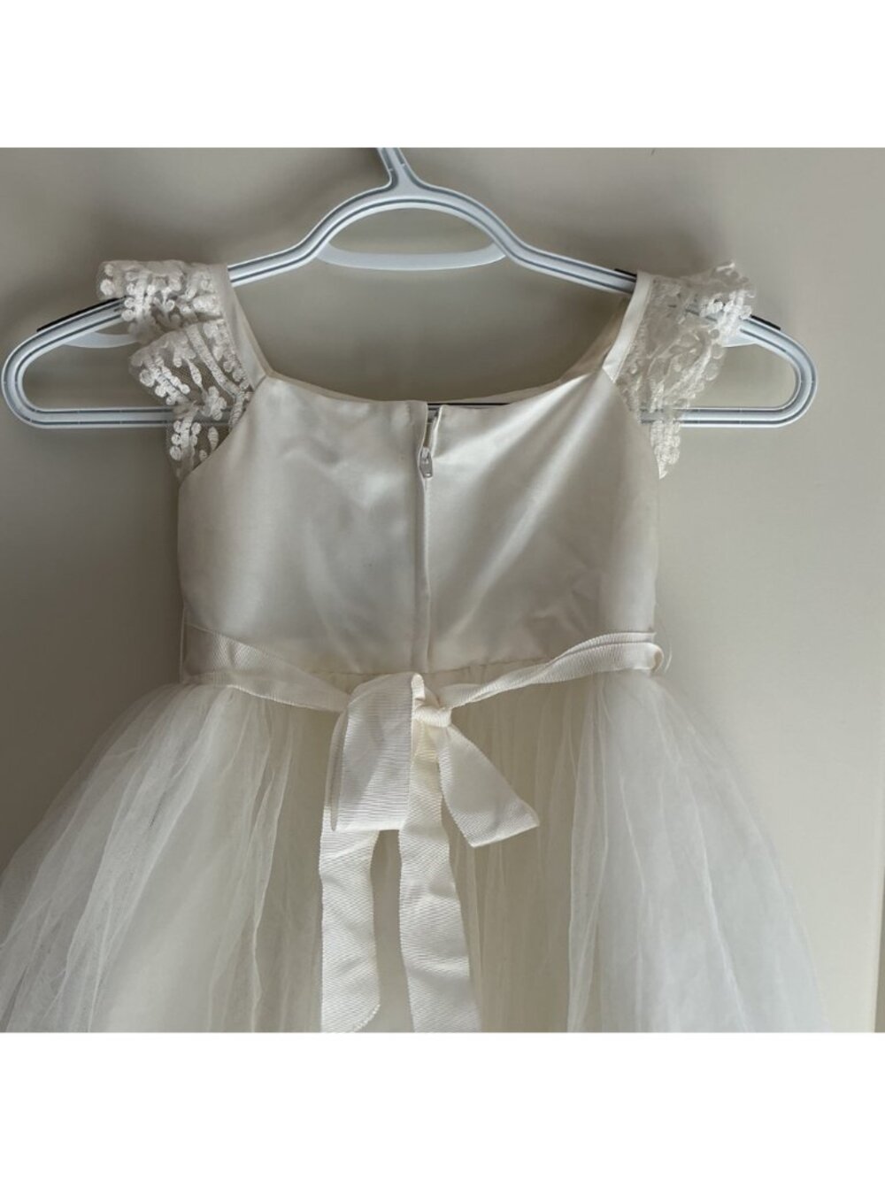 Davids Bridal Ivory Flower Girl Dress With Lace Cap Sleeves Tulle Skirt & Back B - Picture 7 of 14
